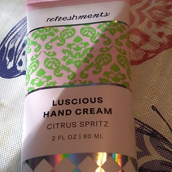 Refreshments Hand /Body Set - Picture 3 of 7